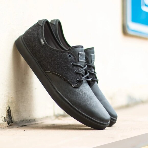 Vans Men's Ludlow (Felt Pack) Black/Black - Picture 1 of 7